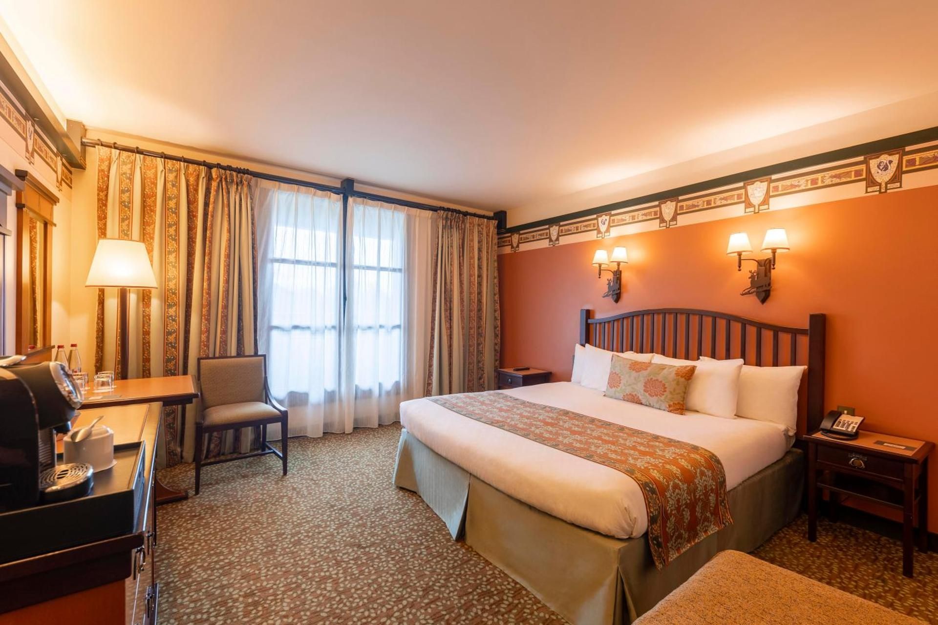 Golden Forest Club Room - Lake side