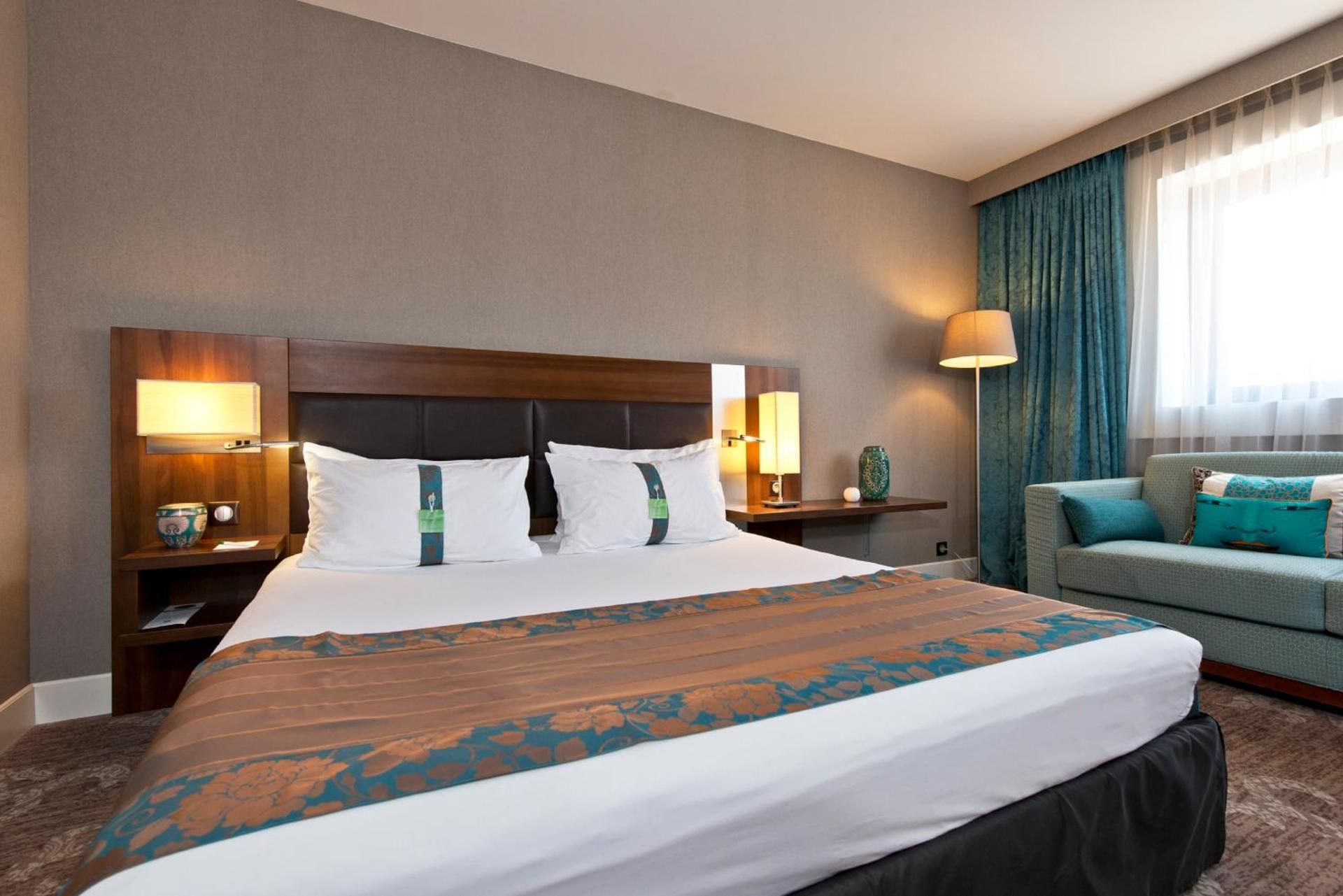 1 King Bed Standard With Sofa Bed