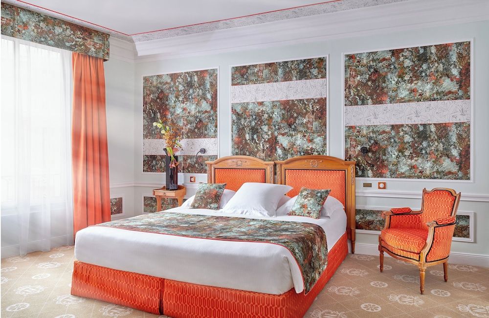 Hotel Le Negresco Superior Room, Courtyard View