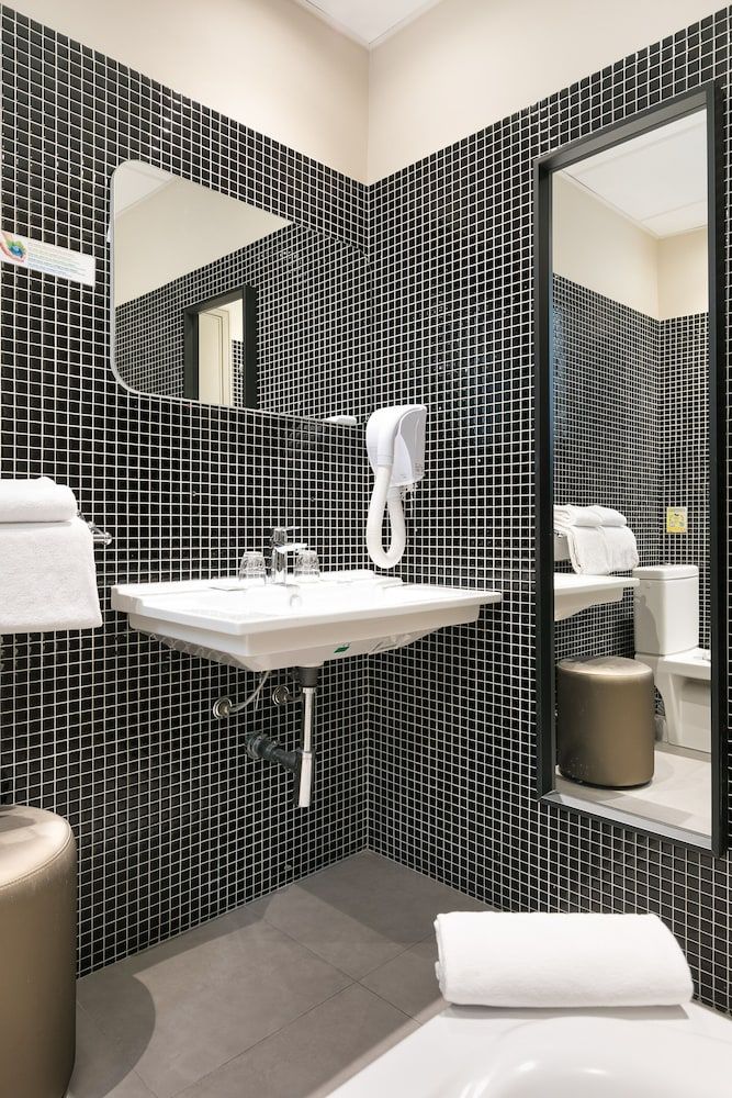 Locarno Classic Double Room 4