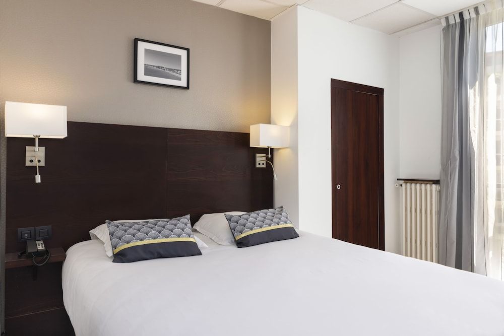 Hôtel Locarno Nice Classic Double Room 3