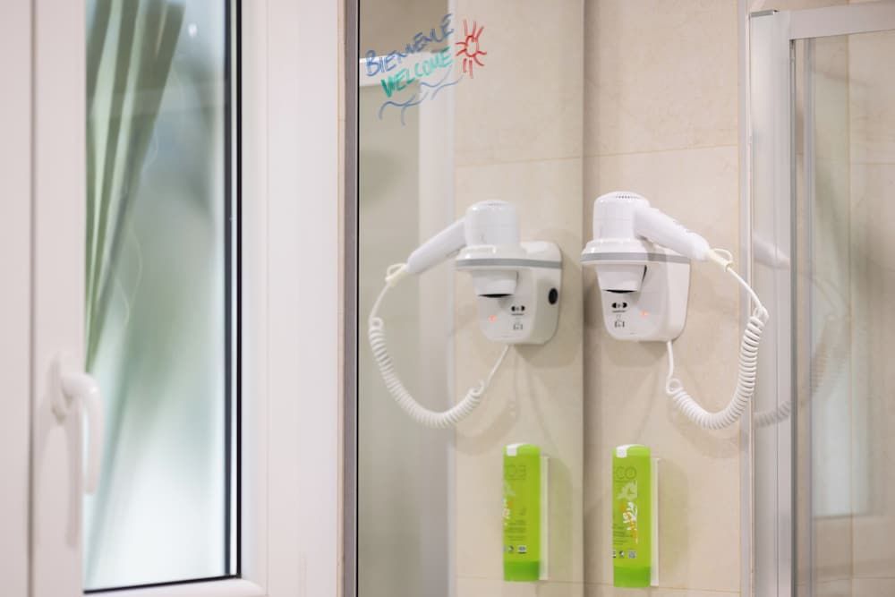 Hôtel Locarno Nice Classic Double Room 8