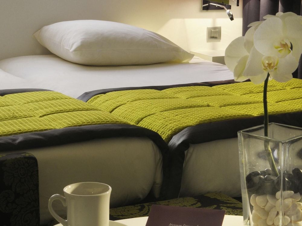 Mercure Nice Promenade Des Anglais Superior Room, 2 Twin Beds 3