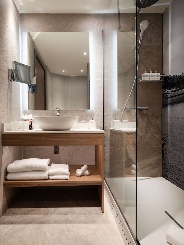 Radisson Hotel Nice Airport Standard Room 11