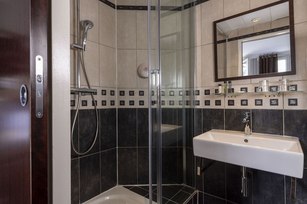 Abbatial Saint Germain Comfort Double Room 2