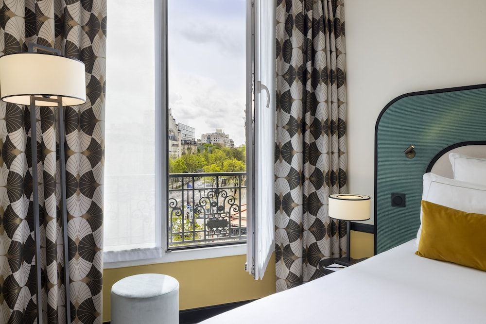 Hotel Aiglon Classic Room 7