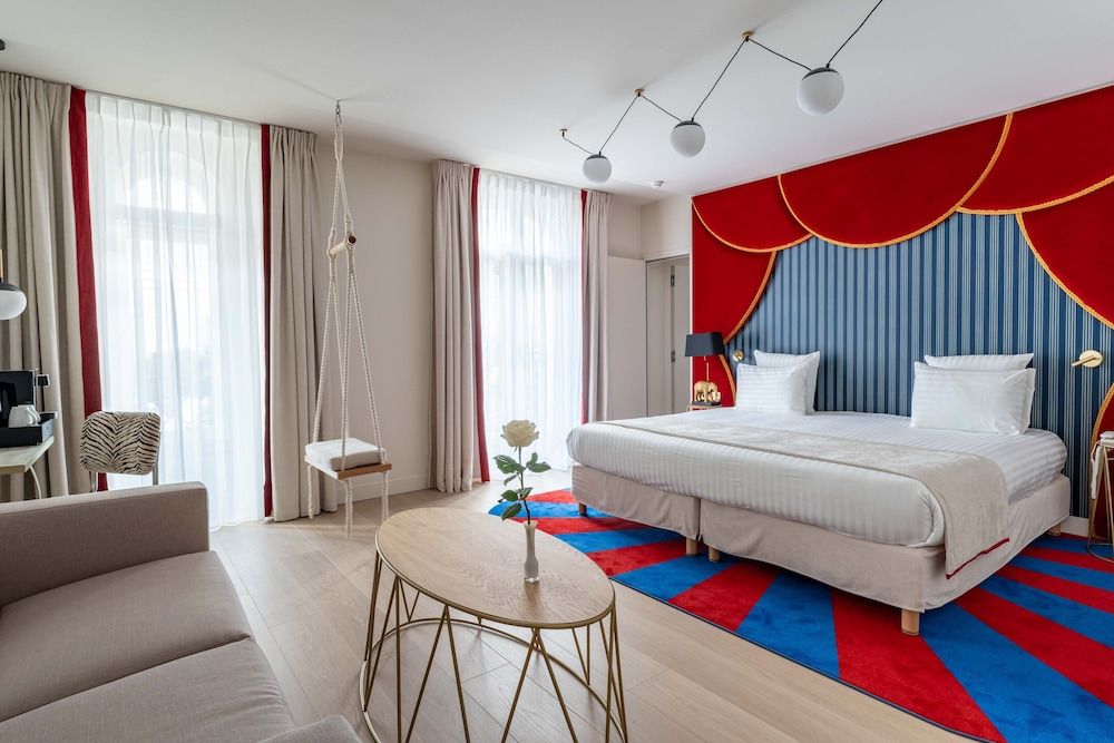 Superior Connecting Room 2 Bedrooms, Includes soft minibar, courtesy tray, Chromecast, digital press