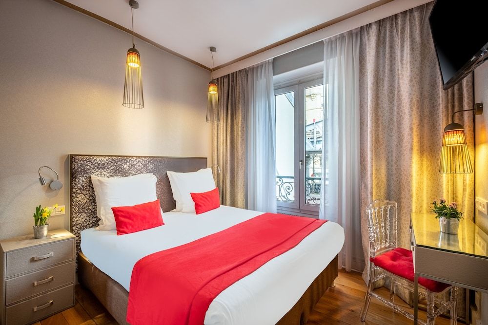 Hotel Eiffel Segur Superior Double Room 6