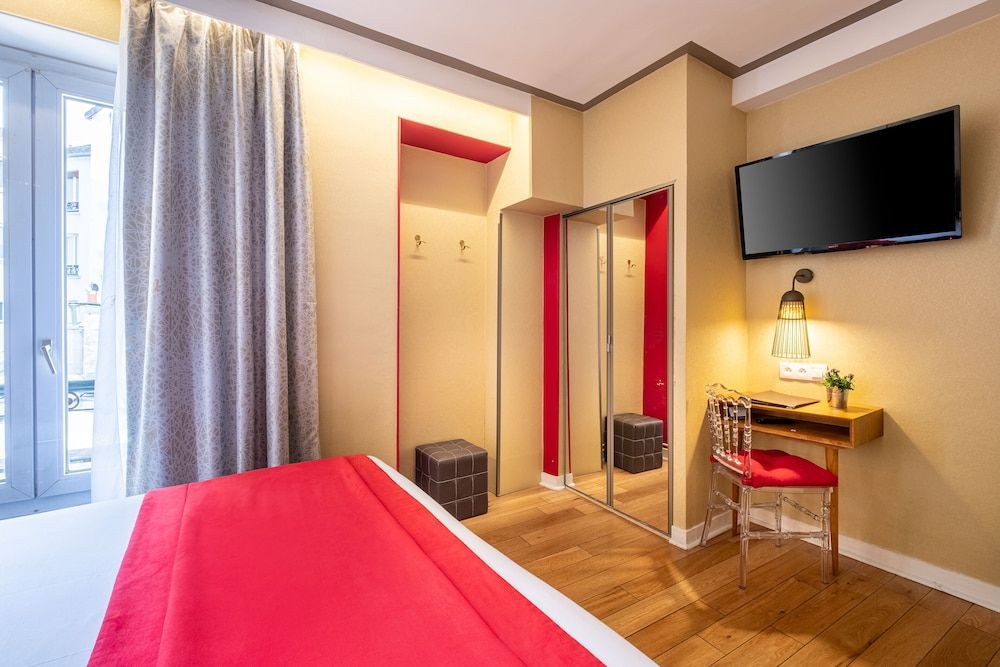 Hotel Eiffel Segur Superior Double Room 8
