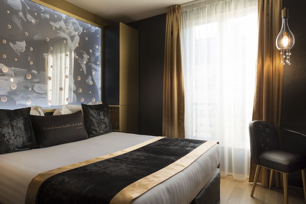 Hotel Les Bulles de Paris Classic Room 2