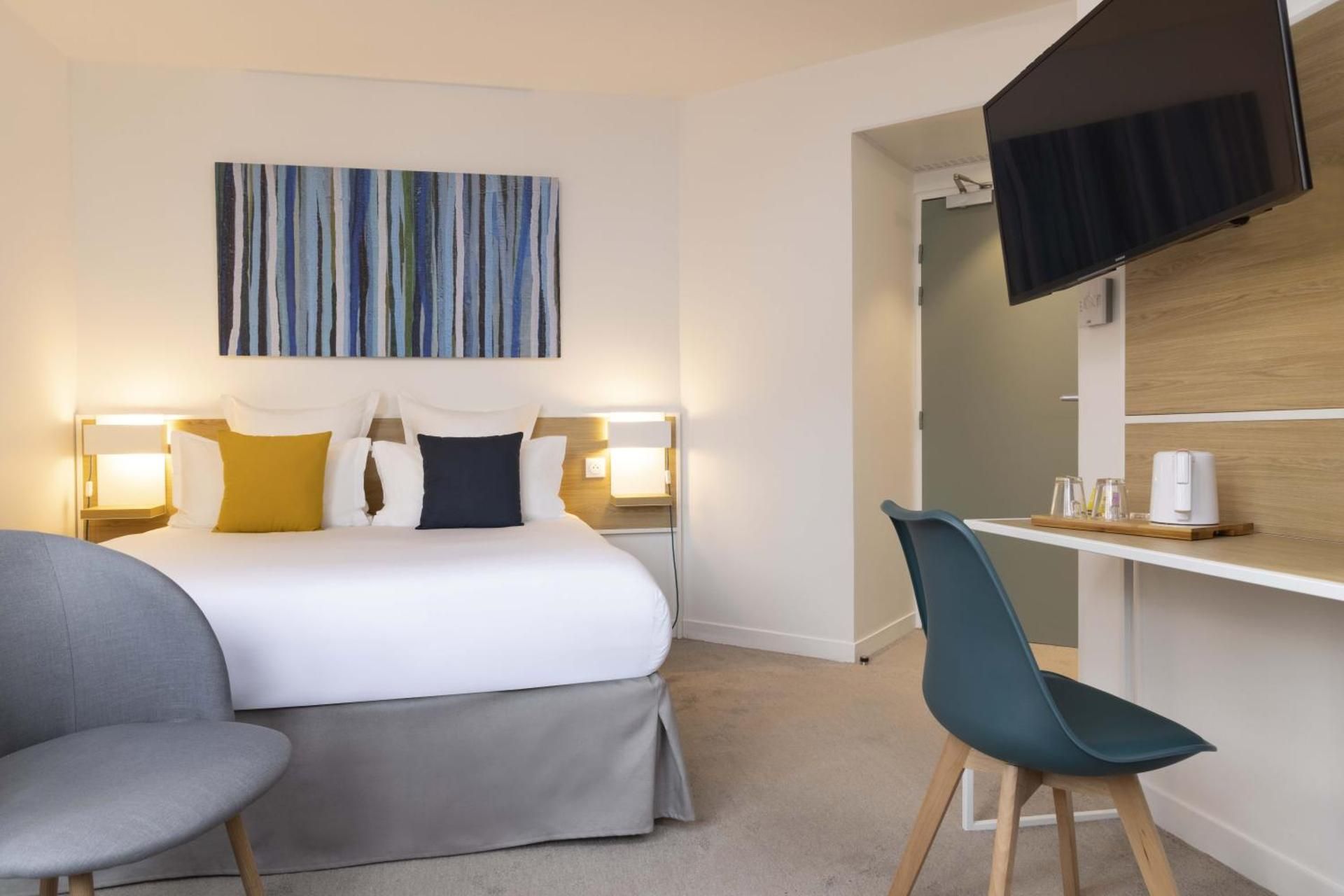 undefined Hotel Paris Louis Blanc 6