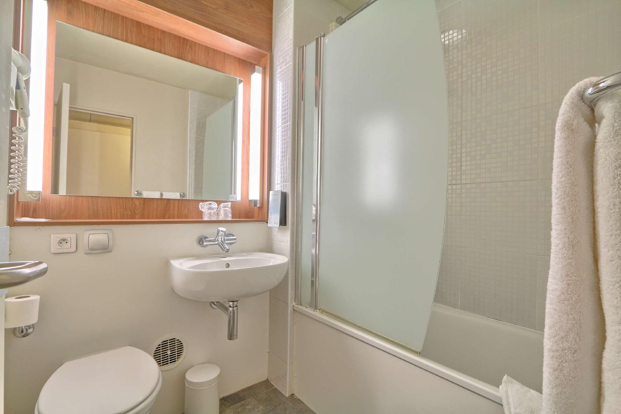Room Next Generation - 1 Double Bed 1 Single Bed