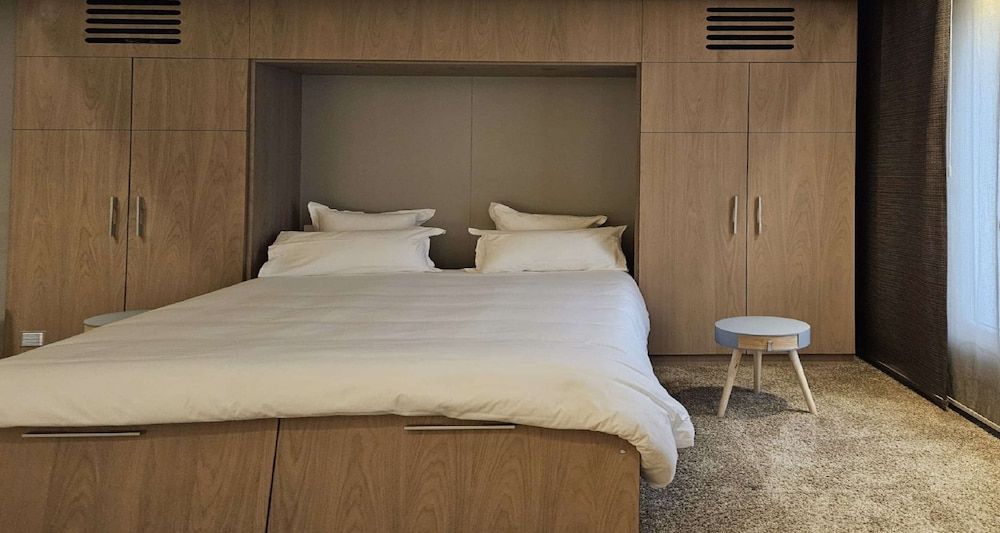 Family Room, 1 King Bed, Non Smoking, Annex Building (with Sofabed)