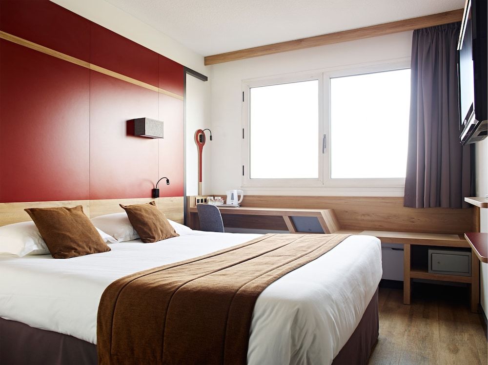 undefined Median Paris Congres Hotel 3