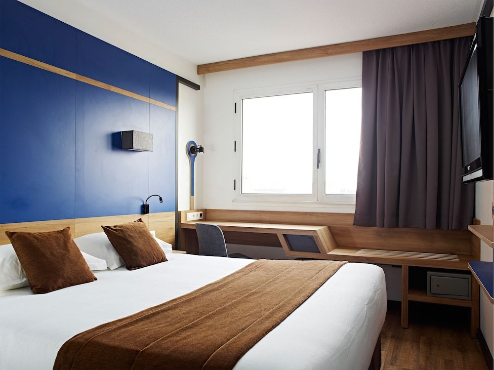 Median Paris Congres Hotel Standard Double Room 2