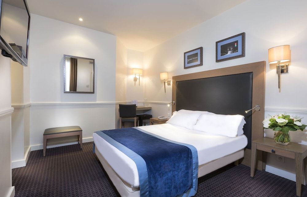 undefined Elysees Union Hotel 2