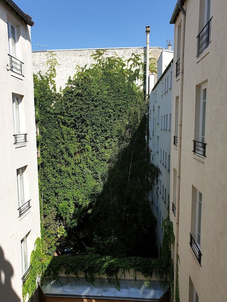 Courtyard View