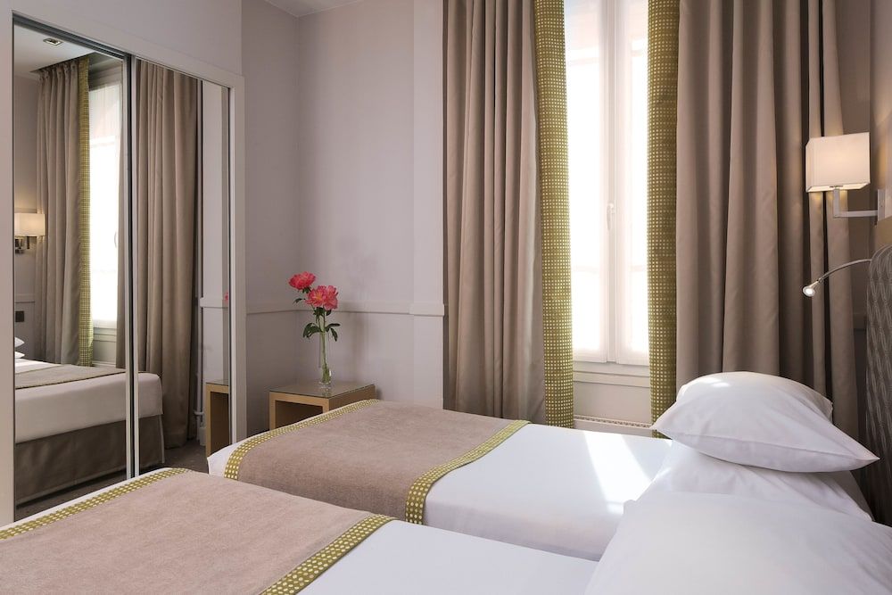 undefined Hotel Floride Etoile 10