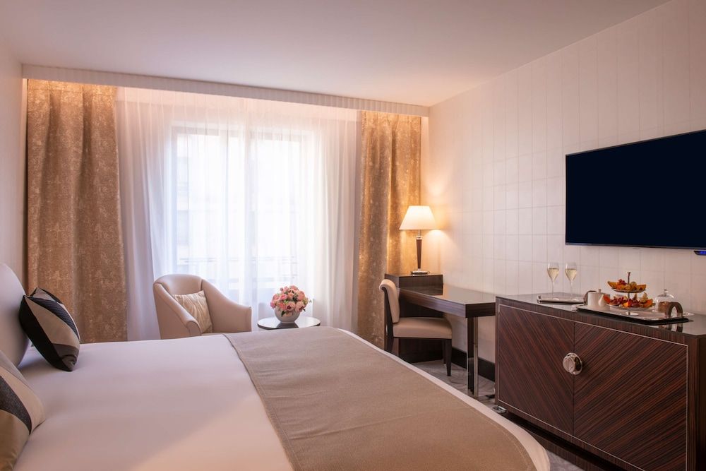 L’Hôtel du Collectionneur Paris Deluxe King Room 3