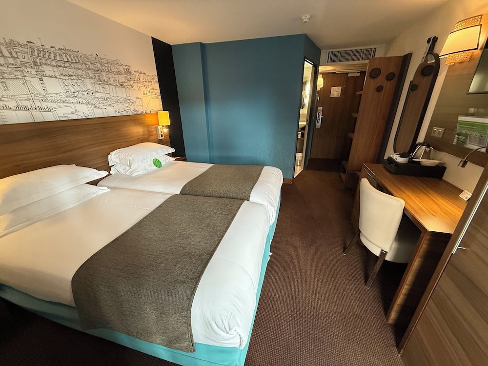 undefined Holiday Inn Paris - Montmartre by IHG 4