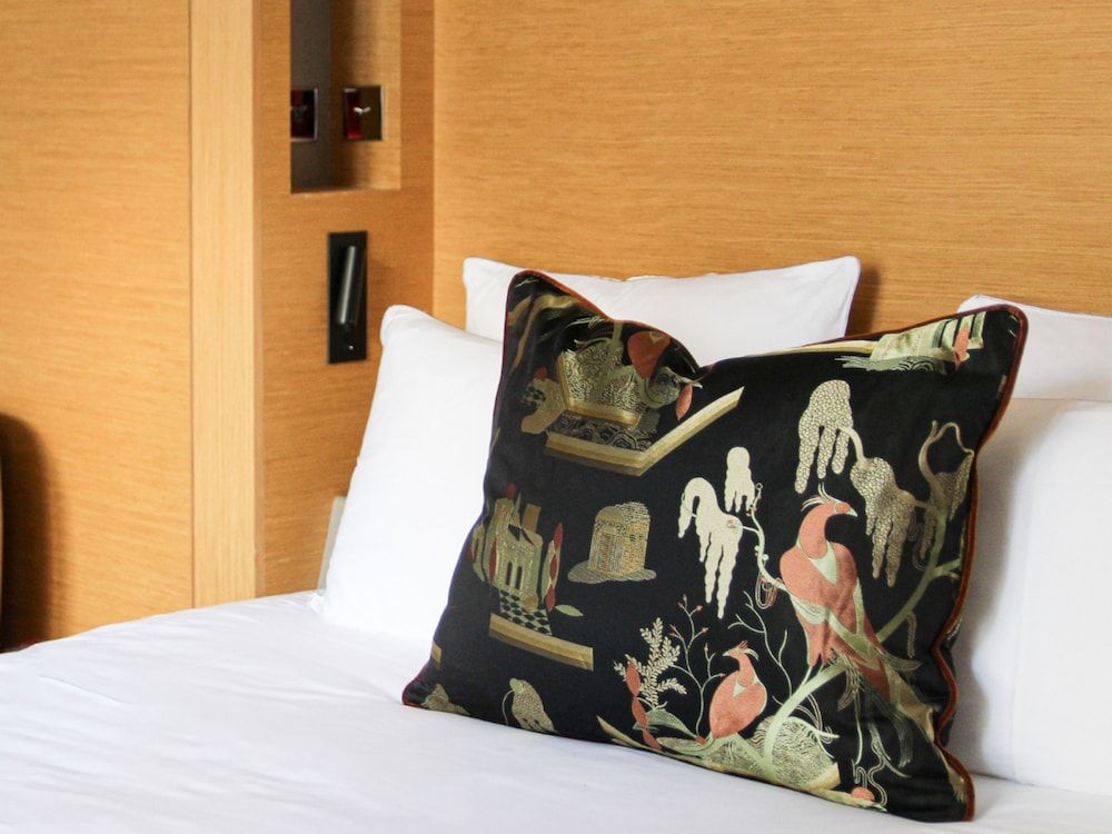 Hôtel de Sers Deluxe Room 2