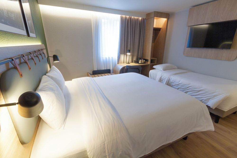 Standard Room, 1 Queen Bed with Sofa bed (1 place)