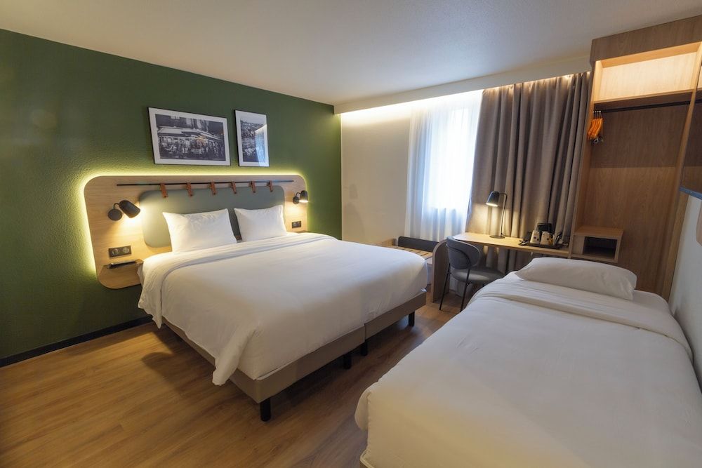 Standard Room, 1 Queen Bed with Sofa bed (1 place)