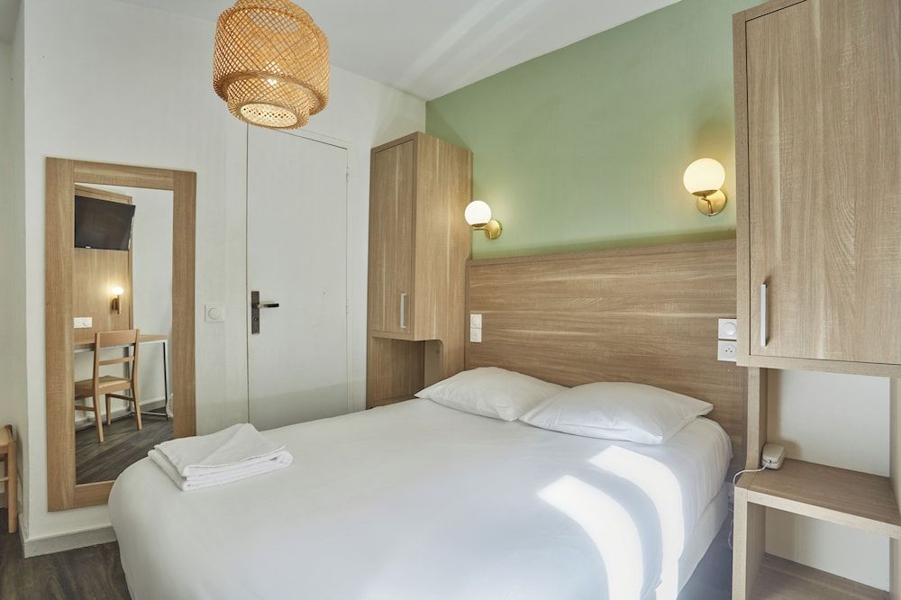 undefined Merryl Hotel