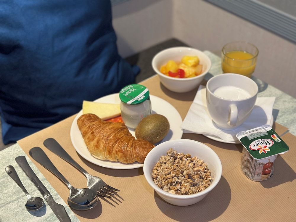 undefined Merryl Hotel 8