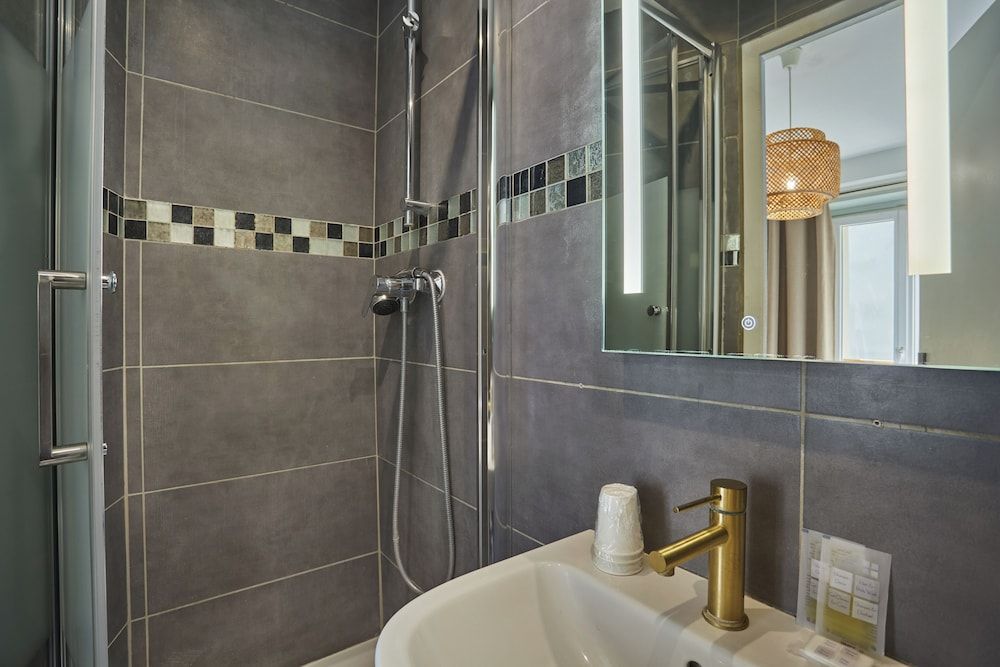 Merryl Hotel Double Room 4