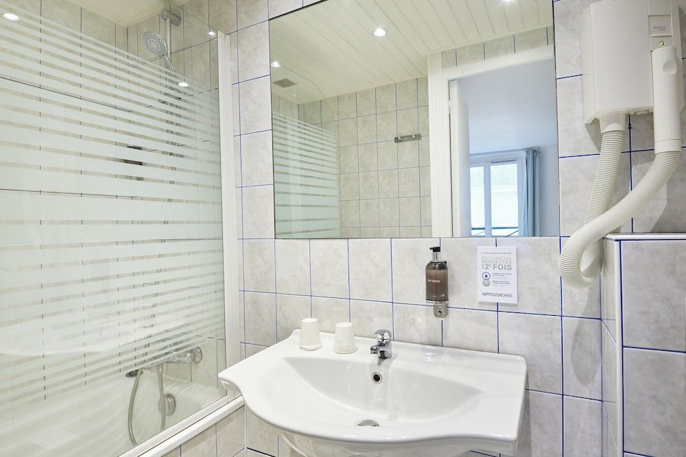 Hôtel Kabanel by HappyCulture Classic Double Room 5