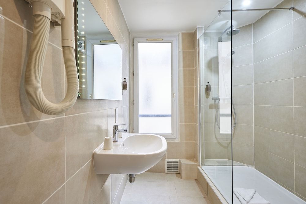 Hôtel Kabanel by HappyCulture Classic Double Room 6