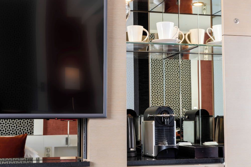 undefined Hotel Etoile Maillot 2