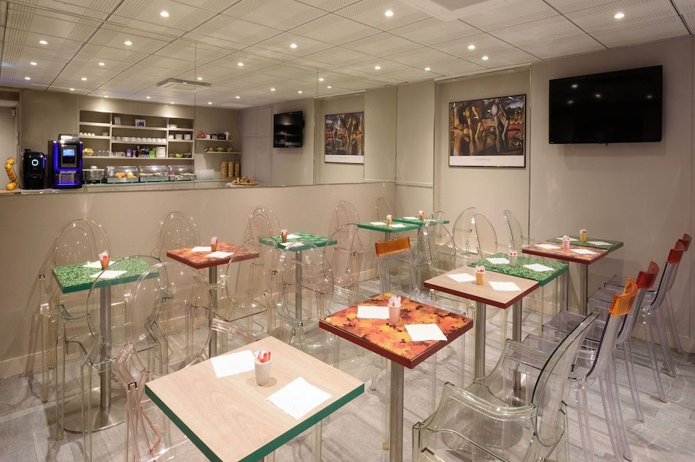 undefined Hotel Les Jardins de Montmartre 9