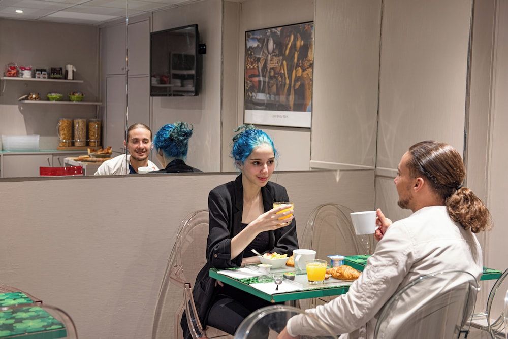 undefined Hotel Les Jardins de Montmartre 6