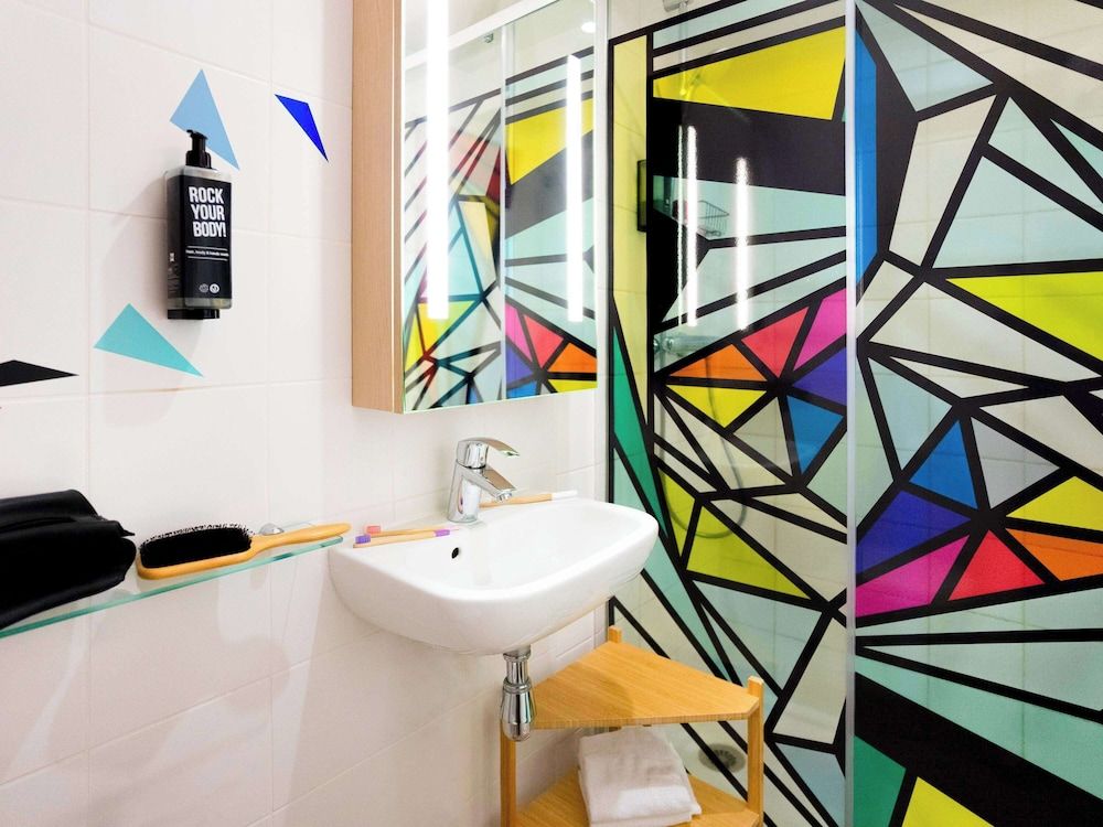 ibis Styles Paris Maine Montparnasse Standard Double Room, 1 Double Bed 10