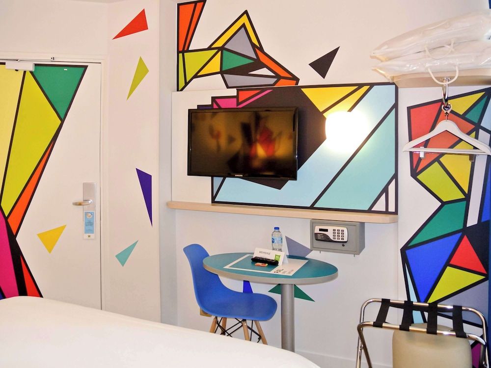 ibis Styles Paris Maine Montparnasse Standard Double Room, 1 Double Bed 11