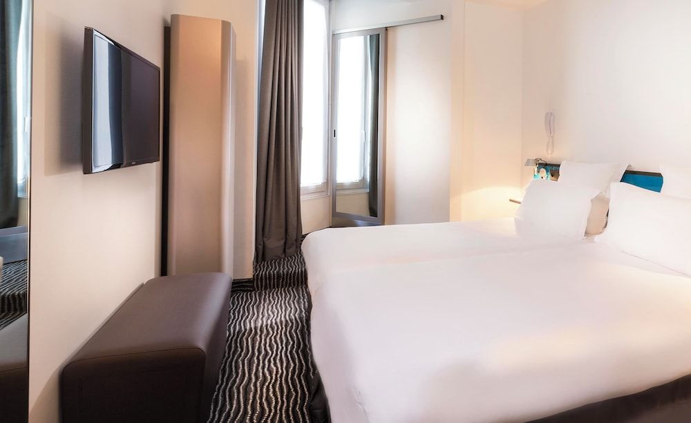 undefined Libertel Canal Saint Martin