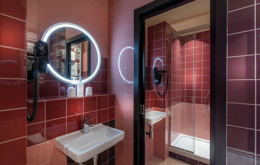 Libertel Canal Saint Martin Comfort Double Room (Paris) 6