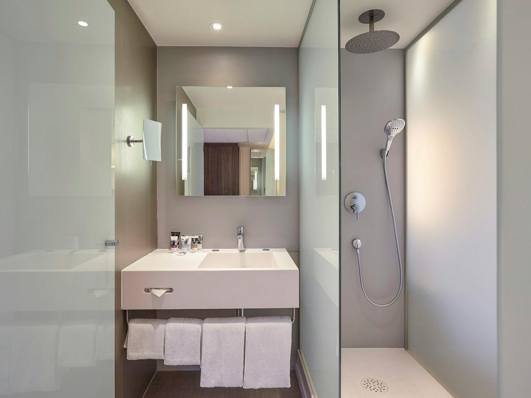 undefined Mercure Paris Arc de Triomphe Etoile 5