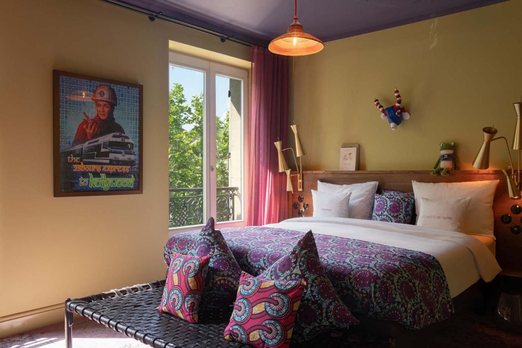 Superior Queen Room with City View