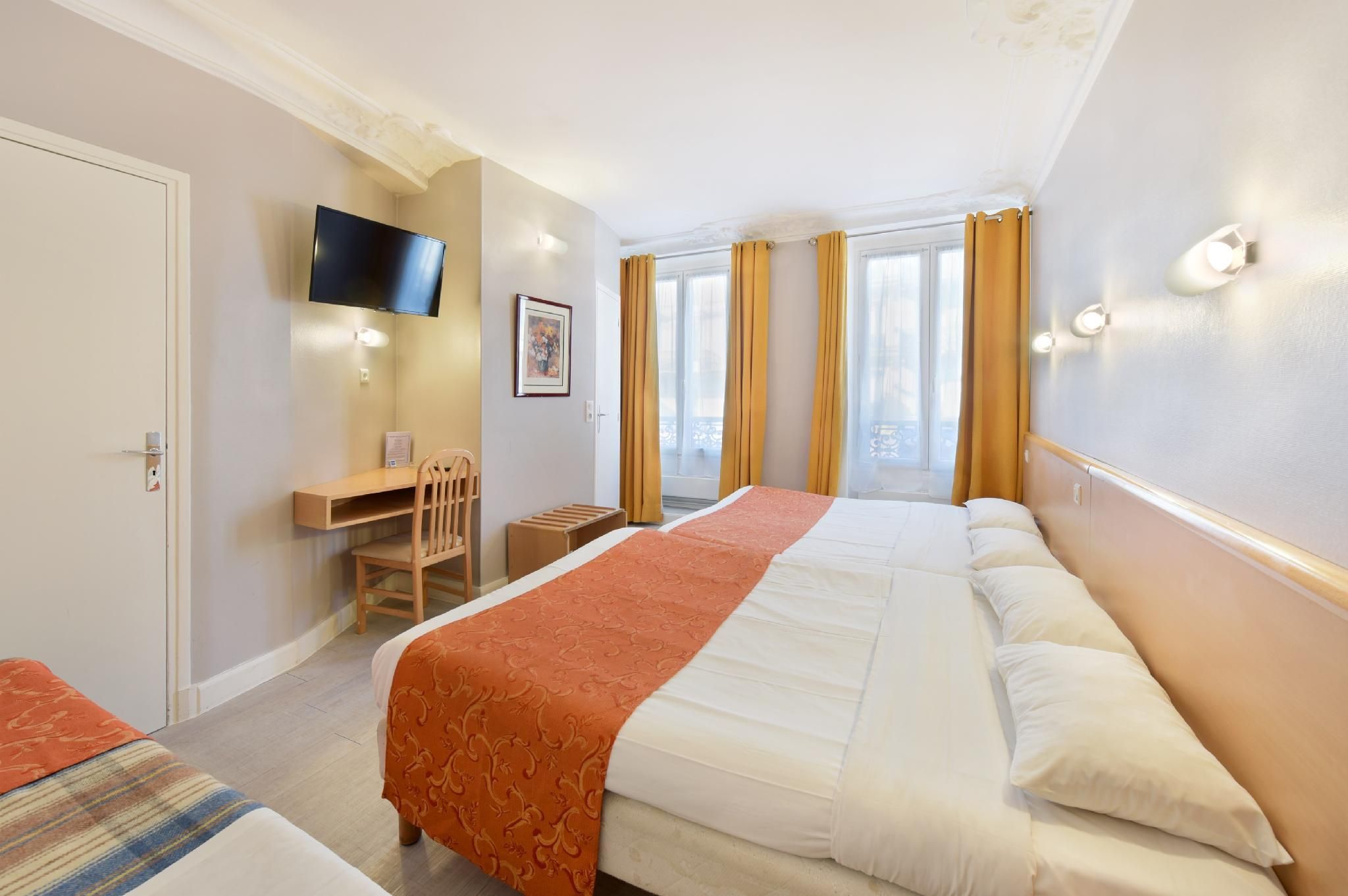 Quintuple Room