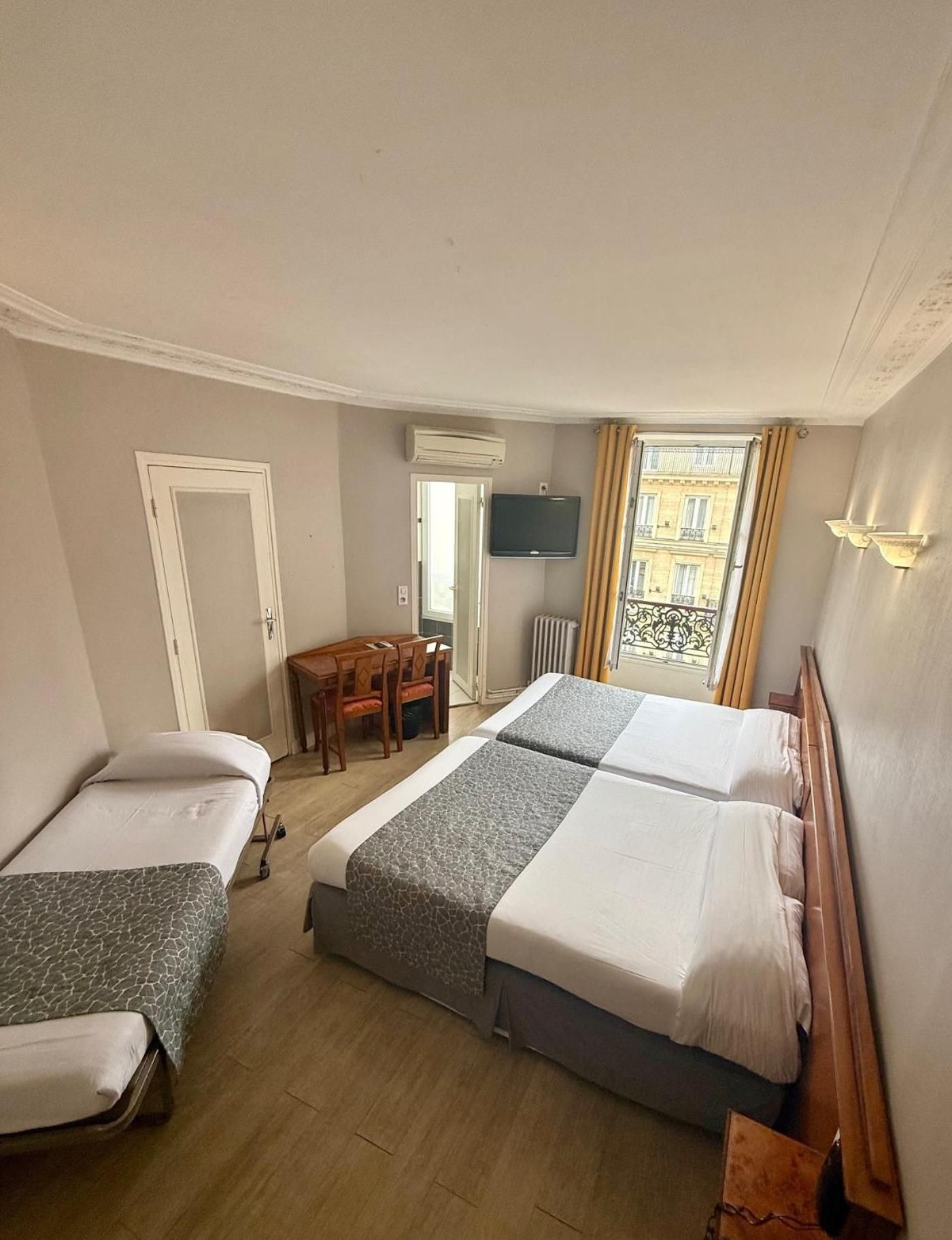 Quintuple Room
