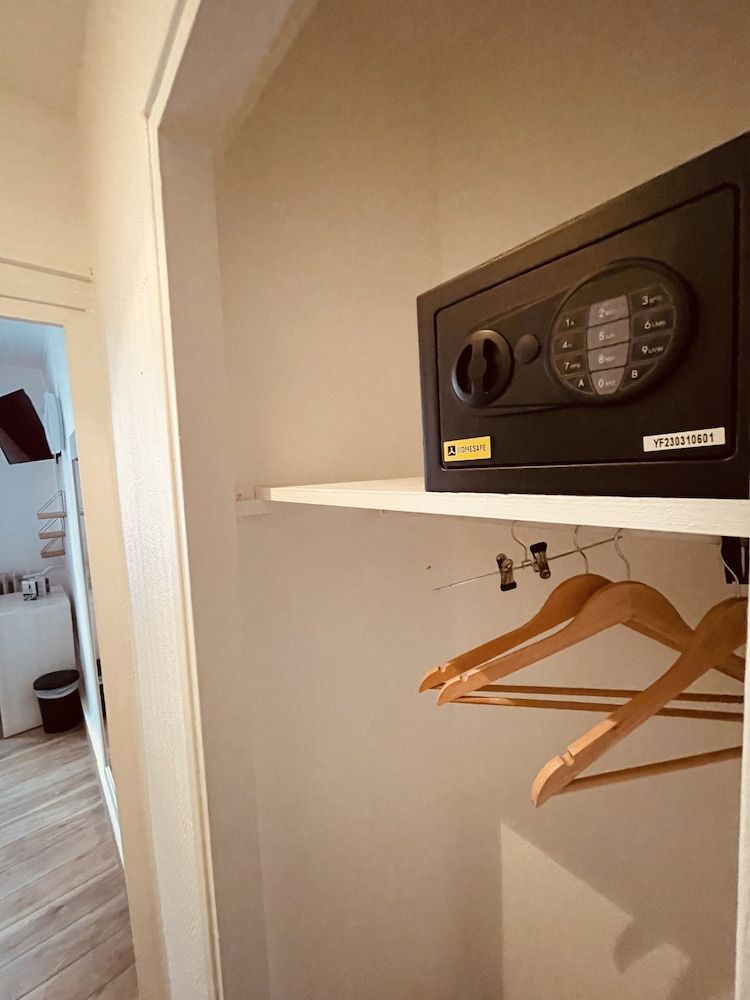 Pavillon Opéra Lafayette Twin Room 12