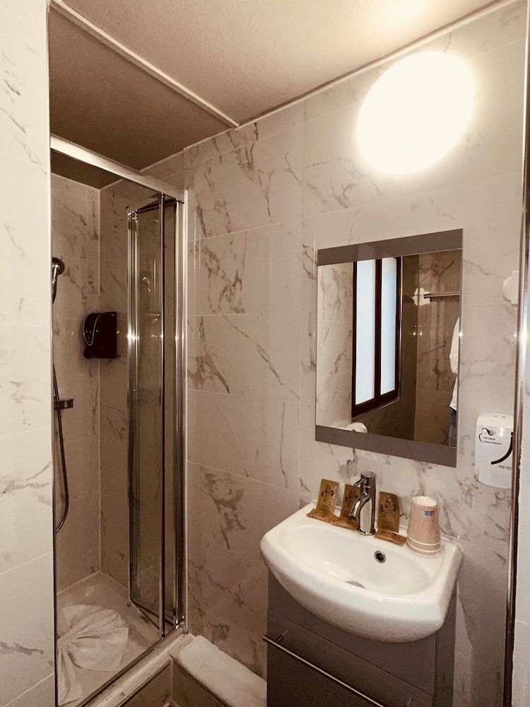 Pavillon Opéra Lafayette Twin Room 7