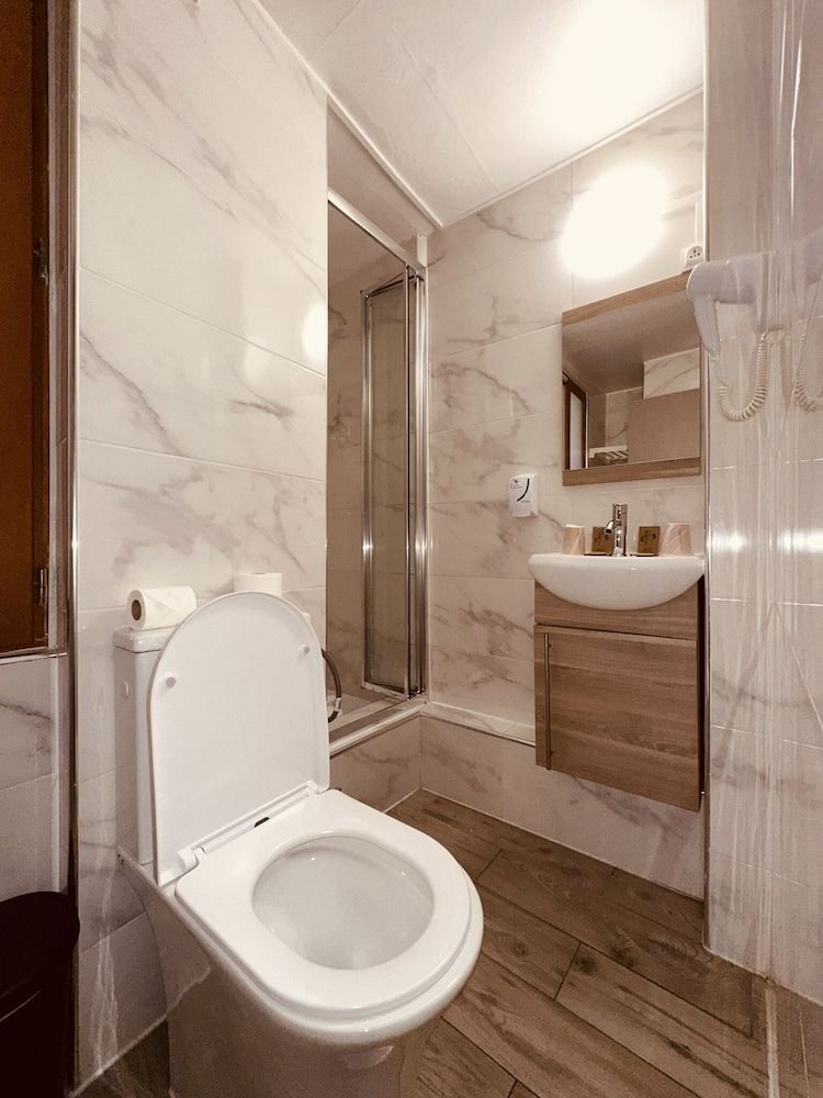 Pavillon Opéra Lafayette Twin Room 10