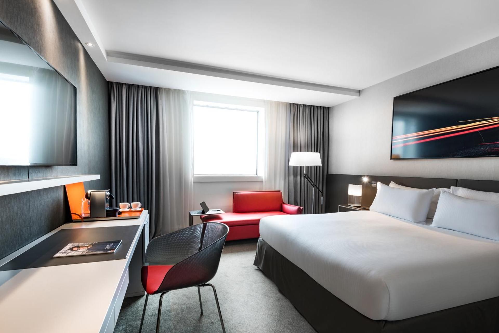 Deluxe Room 1 King Bed