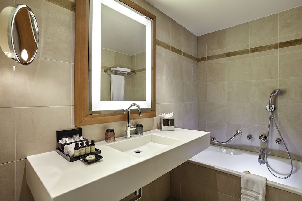 Superior Room, 2 Twin Beds (Defense view)