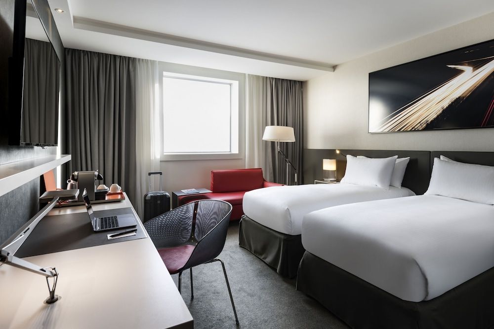 Deluxe Room, 2 Twin Beds (Defense view)
