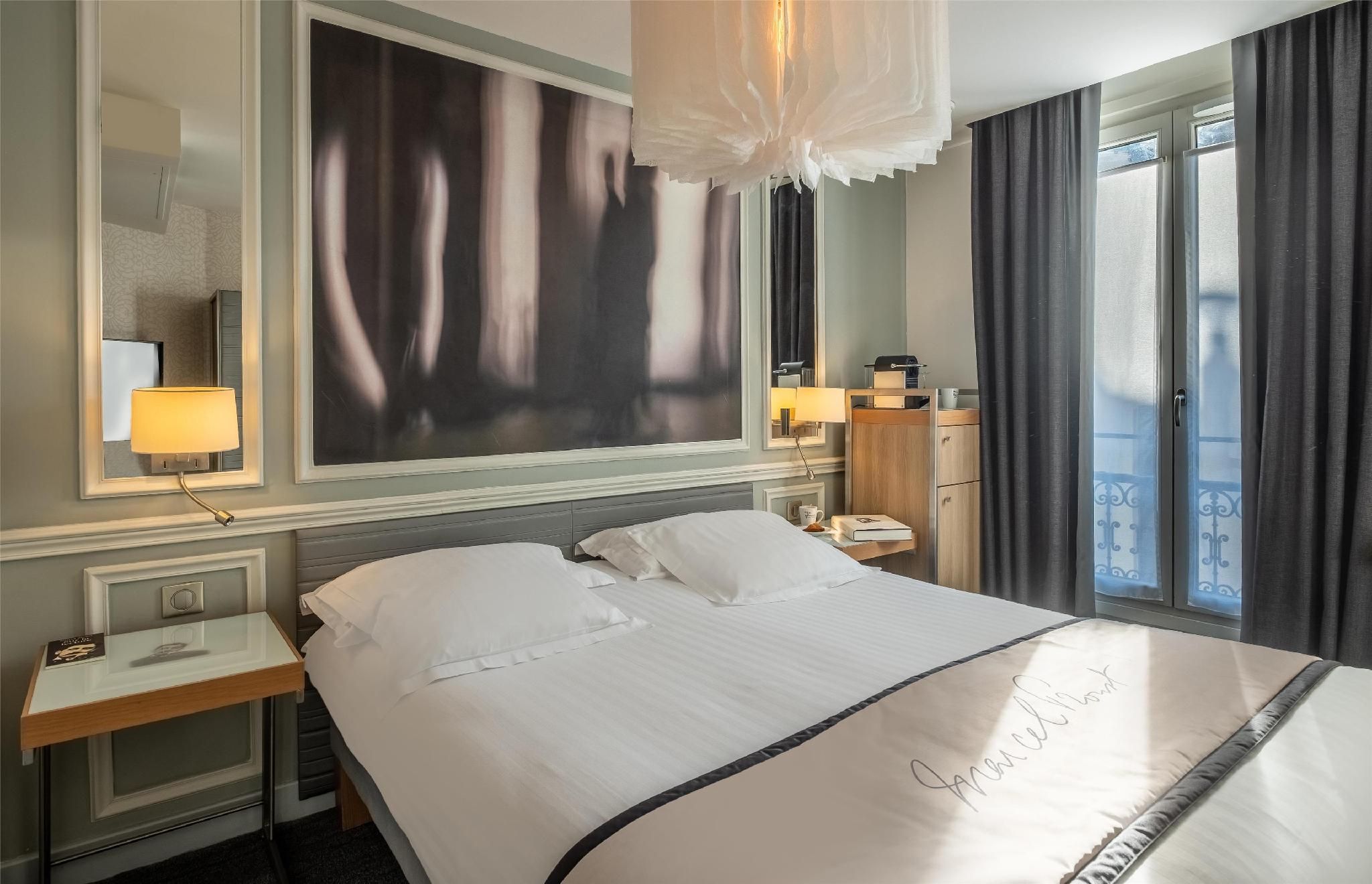1 Double Bed, Nonsmoking, Executive Room, Larger Room, Courtyard Side
